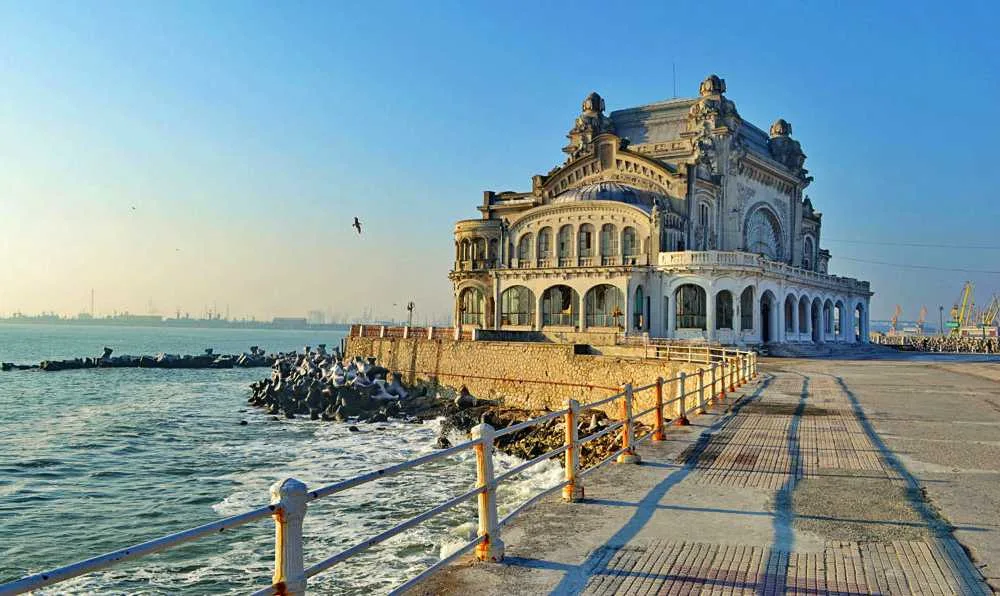Cazinoul-din-Constanta-1000x596